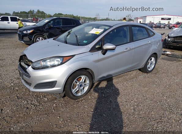 3FADP4BJ5JM139118 2018 FORD FIESTA Silver წინა მარცხენა ხედი სამი მეოთხედიდან