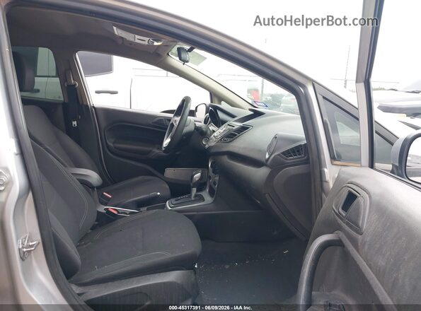 3FADP4BJ8HM122436 2017 FORD FIESTA Silver Вид салону спереду