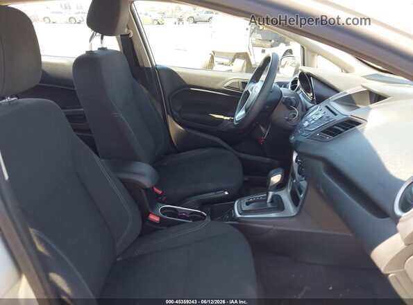 3FADP4BJ8JM115735 2018 FORD FIESTA Silver Widok wnętrza z przodu