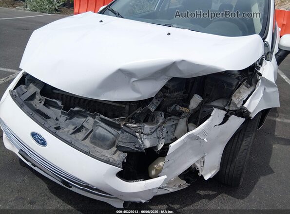 3FADP4BJ8JM143132 2018 FORD FIESTA White Widok z przodu
