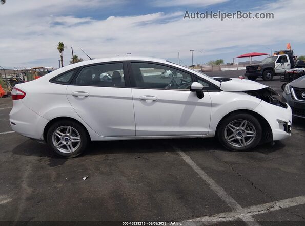 3FADP4BJ8JM143132 2018 FORD FIESTA White Widok wnętrza 360 stopni