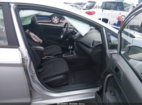 3FADP4BJXJM114893 2018 FORD FIESTA Silver Widok wnętrza z przodu