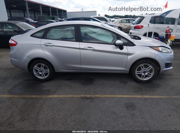 3FADP4BJXJM114893 2018 FORD FIESTA Silver Widok wnętrza z tyłu