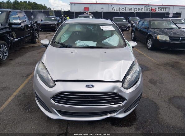 3FADP4BJXJM114893 2018 FORD FIESTA Silver Widok zestawu wskaźników