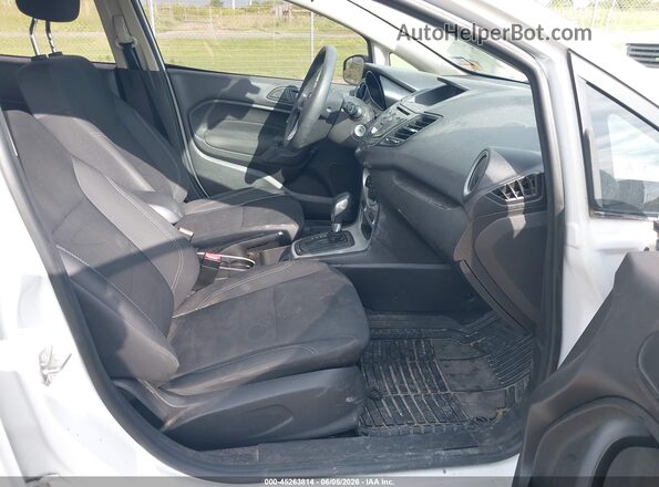 3FADP4BJXJM124811 2018 FORD FIESTA White Front interior view