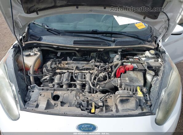 3FADP4BJXJM124811 2018 FORD FIESTA White Rear view