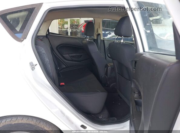 3FADP4EJ1JM118763 2018 FORD FIESTA White Widok naklejki z numerem VIN