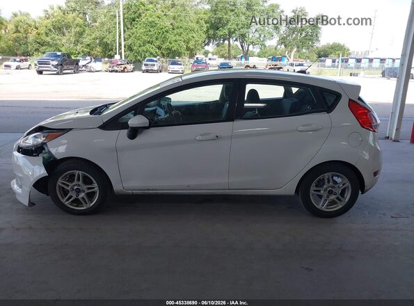 3FADP4EJ1JM118763 2018 FORD FIESTA White Widok wnętrza 360 stopni