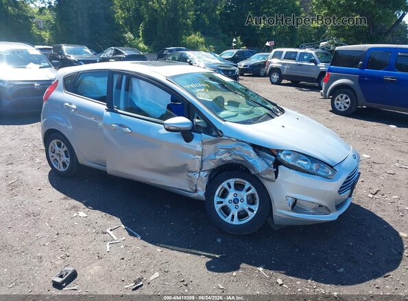 3FADP4EJ2GM118148 2016 FORD FIESTA Silver Widok z przodu