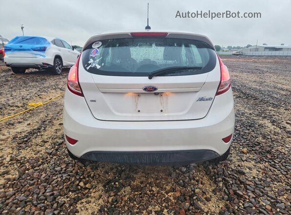 3FADP4EJ2JM106461 2018 FORD FIESTA White Vista trasera