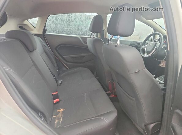 3FADP4EJ2JM106461 2018 FORD FIESTA White Vista de los asientos traseros