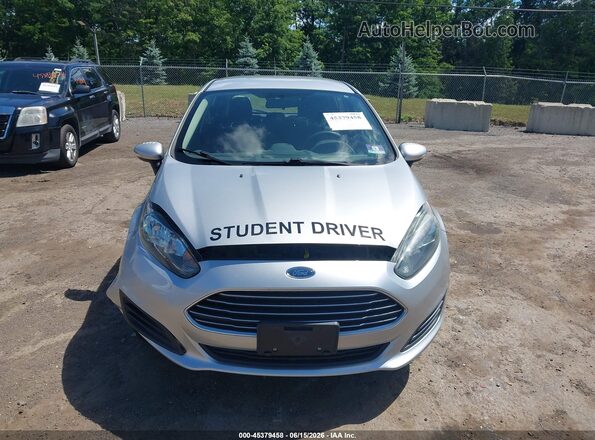 3FADP4EJ2KM131328 2019 FORD FIESTA Silver Widok zestawu wskaźników