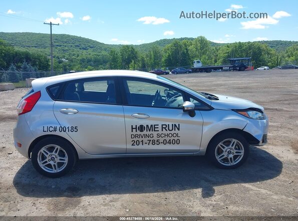 3FADP4EJ2KM131328 2019 FORD FIESTA Silver Widok wnętrza z tyłu