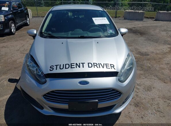 3FADP4EJ2KM131328 2019 FORD FIESTA Silver Widok z przodu