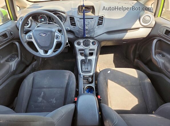 3FADP4EJ3JM142658 2018 FORD FIESTA Зеленый Вид панели приборов