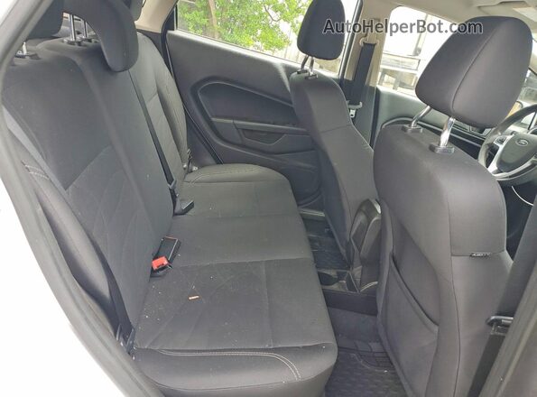 3FADP4EJ3KM104090 2019 FORD FIESTA White უკანა სავარძლების ხედი