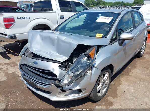 3FADP4EJ4JM101469 2018 FORD FIESTA Silver წინა მარცხენა ხედი სამი მეოთხედიდან