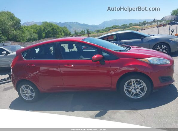 3FADP4EJ5HM113088 2017 FORD FIESTA Красный Вид задней части салона