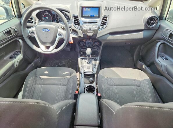 3FADP4EJ5KM147202 2019 FORD FIESTA Silver Widok deski rozdzielczej