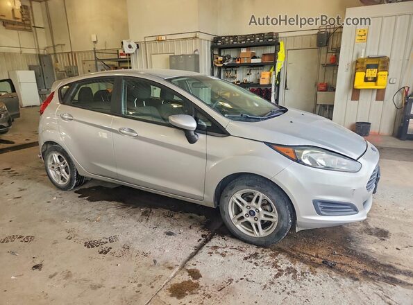 3FADP4EJ6JM104504 2018 FORD FIESTA Silver Delantero derecho