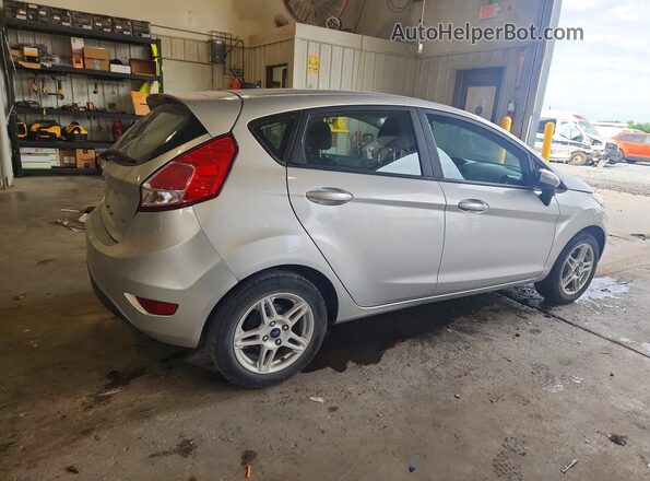 3FADP4EJ6JM104504 2018 FORD FIESTA Silver Trasero derecho
