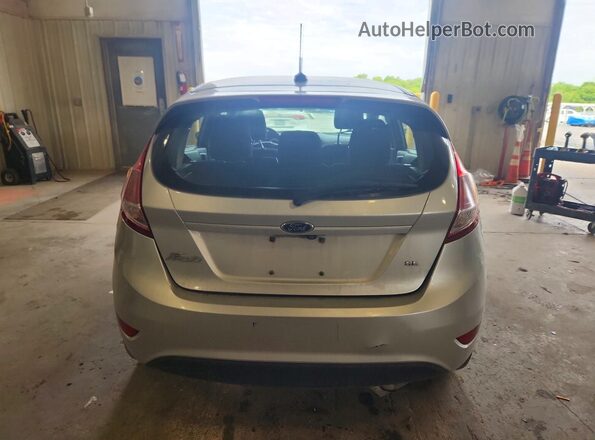 3FADP4EJ6JM104504 2018 FORD FIESTA Silver Vista trasera