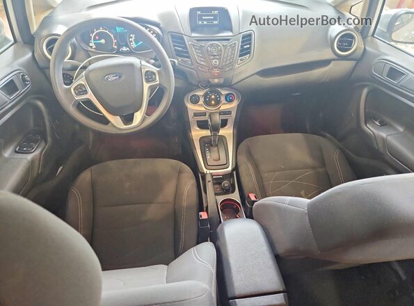 3FADP4EJ6JM104504 2018 FORD FIESTA Silver Vista del salpicadero