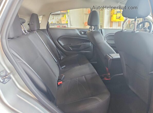 3FADP4EJ6JM104504 2018 FORD FIESTA Silver Vista de los asientos traseros