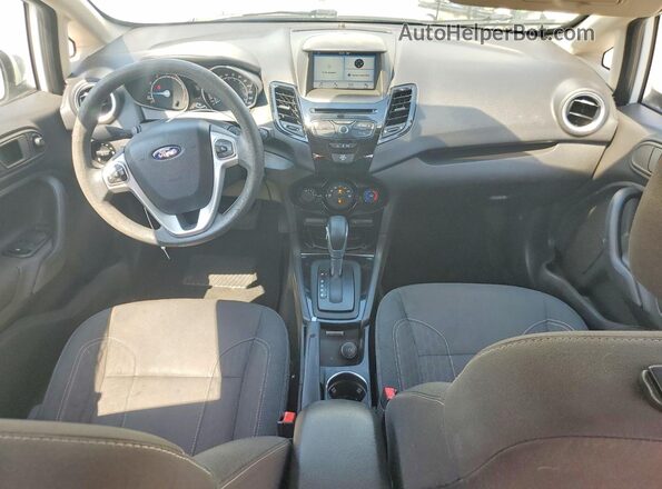 3FADP4EJ9KM136820 2019 FORD FIESTA Белый Вид панели приборов