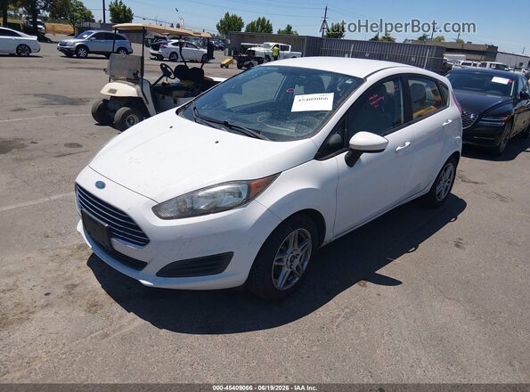 3FADP4EJXHM140481 2017 FORD FIESTA White Przód lewy