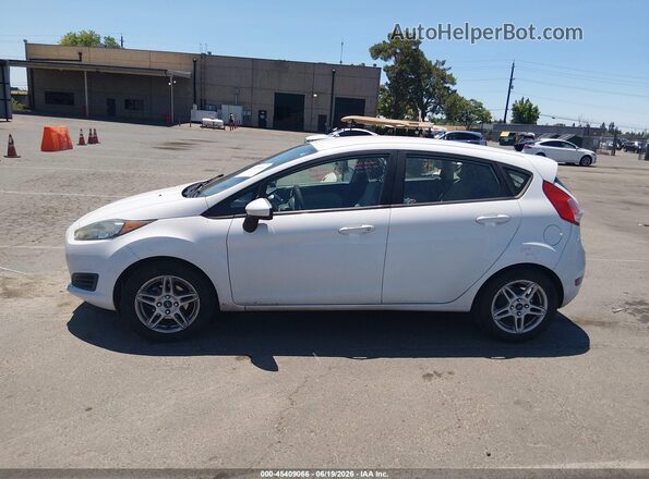 3FADP4EJXHM140481 2017 FORD FIESTA White Widok wnętrza 360 stopni