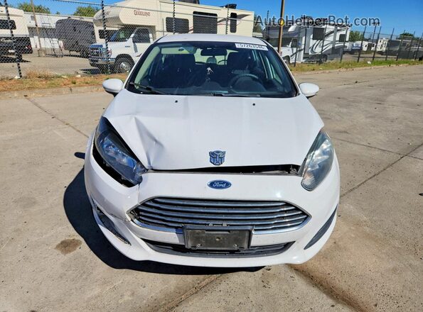 3FADP4EJXJM114520 2018 FORD FIESTA Белый Вид спереди