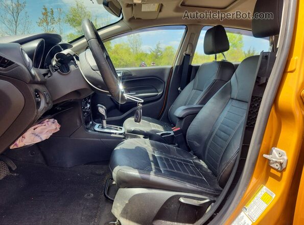 3FADP4FJ6GM194860 2016 FORD FIESTA Orange Front interior view