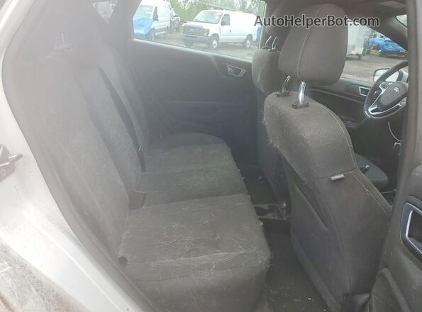 3FADP4GX5GM191029 2016 FORD FIESTA White Widok tylnych siedzeń