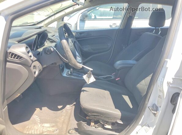 3FADP4TJ4HM163676 2017 FORD FIESTA Silver Front interior view