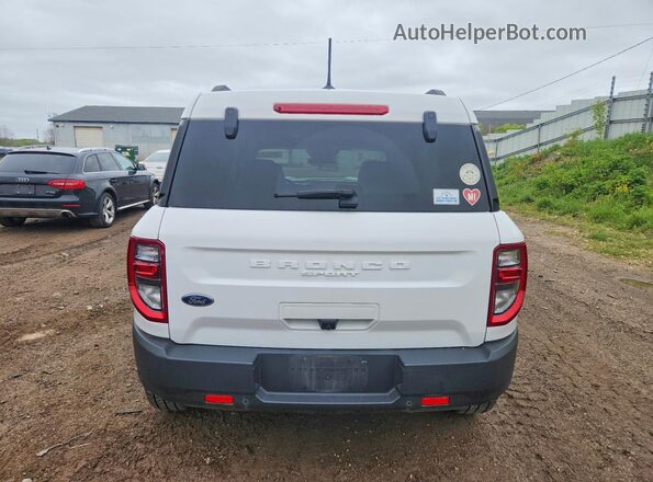 3FMCR9B62NRD56574 2022 FORD BRONCO Белый Вид сзади