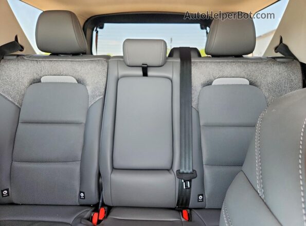 3FMCR9DA6SRE69473 2025 FORD BRONCO White Rear seats view