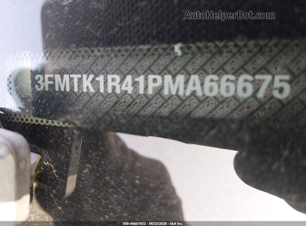 3FMTK1R41PMA66675 2023 FORD MUSTANG MACH-E Белый Вид подкапотного пространства