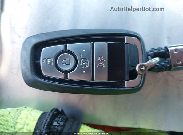 3FMTK1RM6NMA17856 2022 FORD MUSTANG MACH-E Белый Вид панели приборов