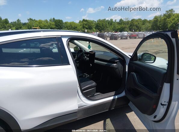 3FMTK1SS1NMA17854 2022 FORD MUSTANG MACH-E White Widok wnętrza z przodu