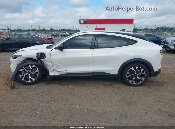 3FMTK1SU9RMA24235 2024 FORD MUSTANG MACH-E White 
