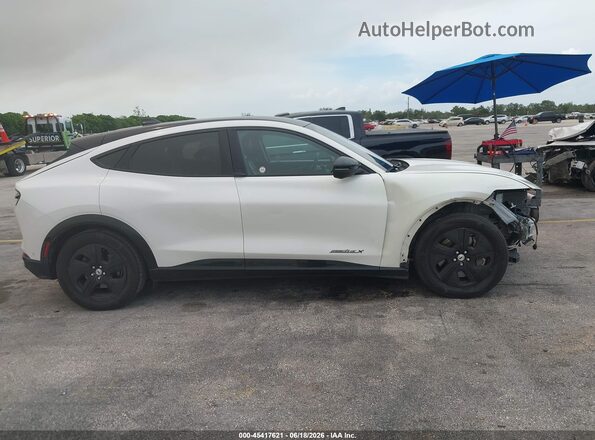 3FMTK2R74MMA56654 2021 FORD MUSTANG MACH-E Белый Панорамный вид салона 360°