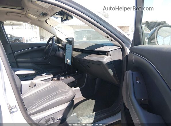 3FMTK3R45RMA09457 2024 FORD MUSTANG MACH-E Gray Widok wnętrza z przodu