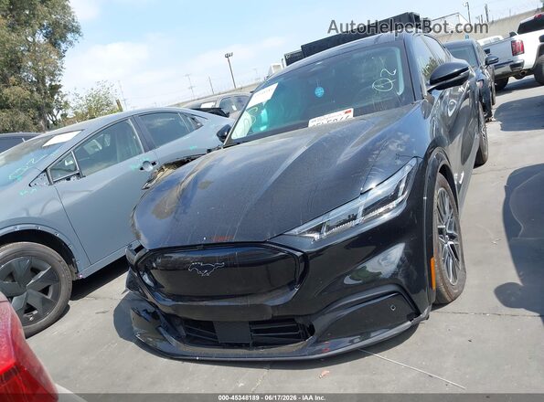 3FMTK3R7XSMA38582 2025 FORD MUSTANG MACH-E Черный Вид панели приборов
