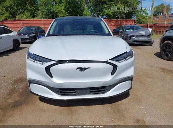 3FMTK3SS5MMA54576 2021 FORD MUSTANG MACH-E White ხელსაწყოთა პანელის ხედი