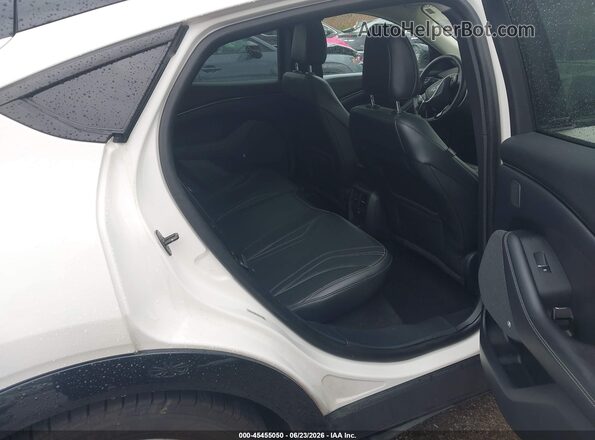 3FMTK3SU3MMA07970 2021 FORD MUSTANG MACH-E White VIN კოდის სტიკერის ხედი