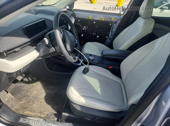 3FMTK3SU4NMA58086 2022 FORD MUSTANG Silver Вид салону спереду