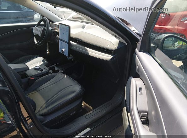 3FMTK3SU5RMA11459 2024 FORD MUSTANG MACH-E Black Front interior view
