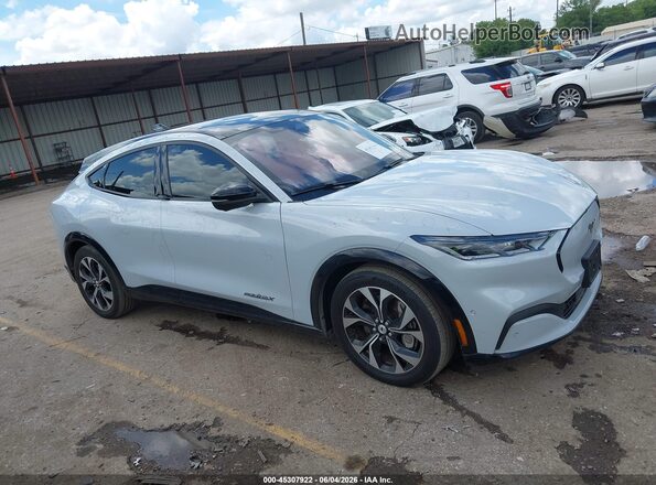 3FMTK3SU7MMA01346 2021 FORD MUSTANG MACH-E White Widok wnętrza 360 stopni