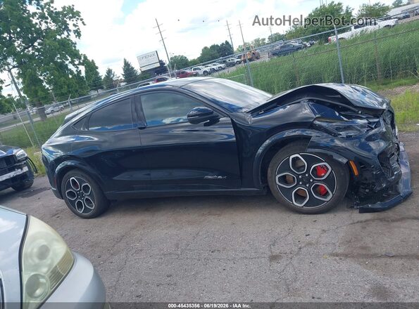 3FMTK4SX7RMA44219 2024 FORD MUSTANG MACH-E Black Widok wnętrza z tyłu